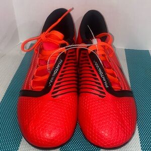 Nike Phantom venom red black soccer cleats men’s size 5.5 new without box